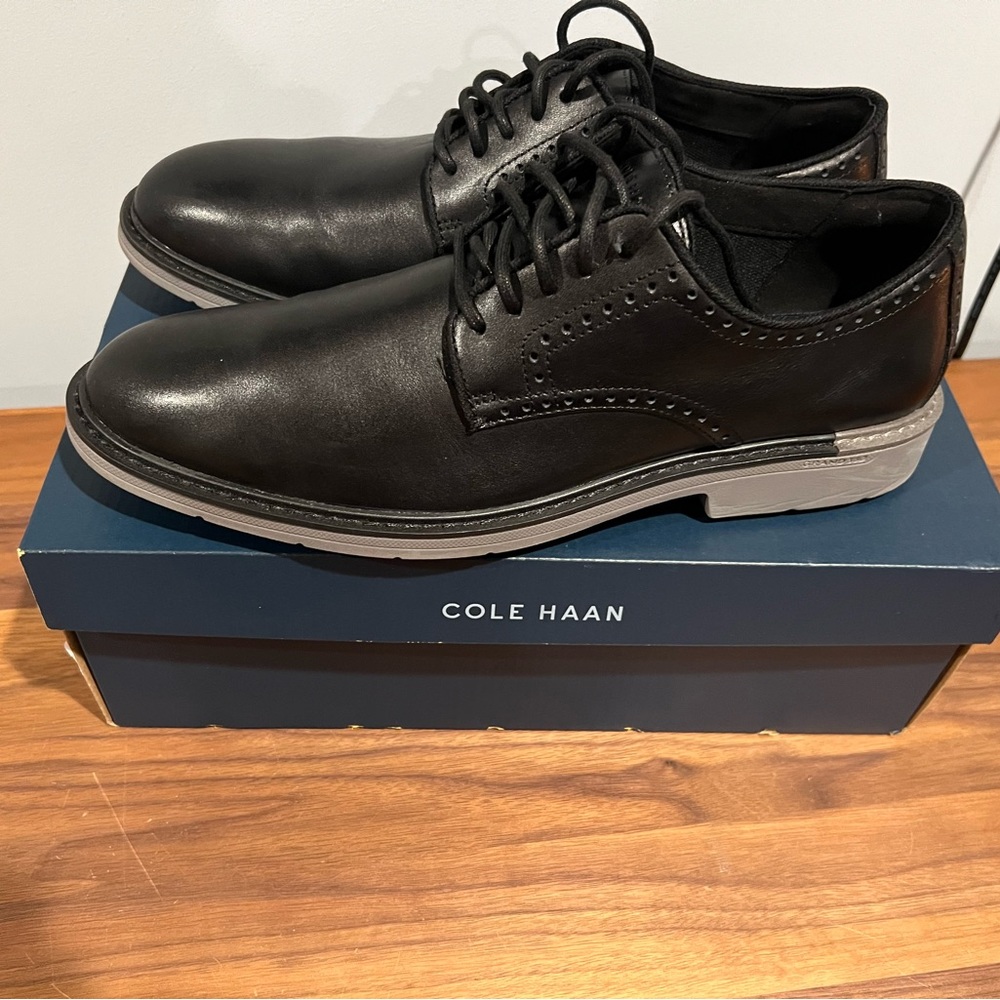 Men black Cole Haan dress shoes